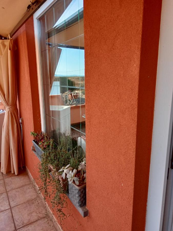 Casa Vacanza Le 2 Isole Suni Exterior foto